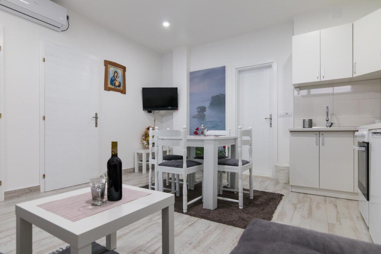 Apartment Bb บายินา บาชตา ภายนอก รูปภาพ
