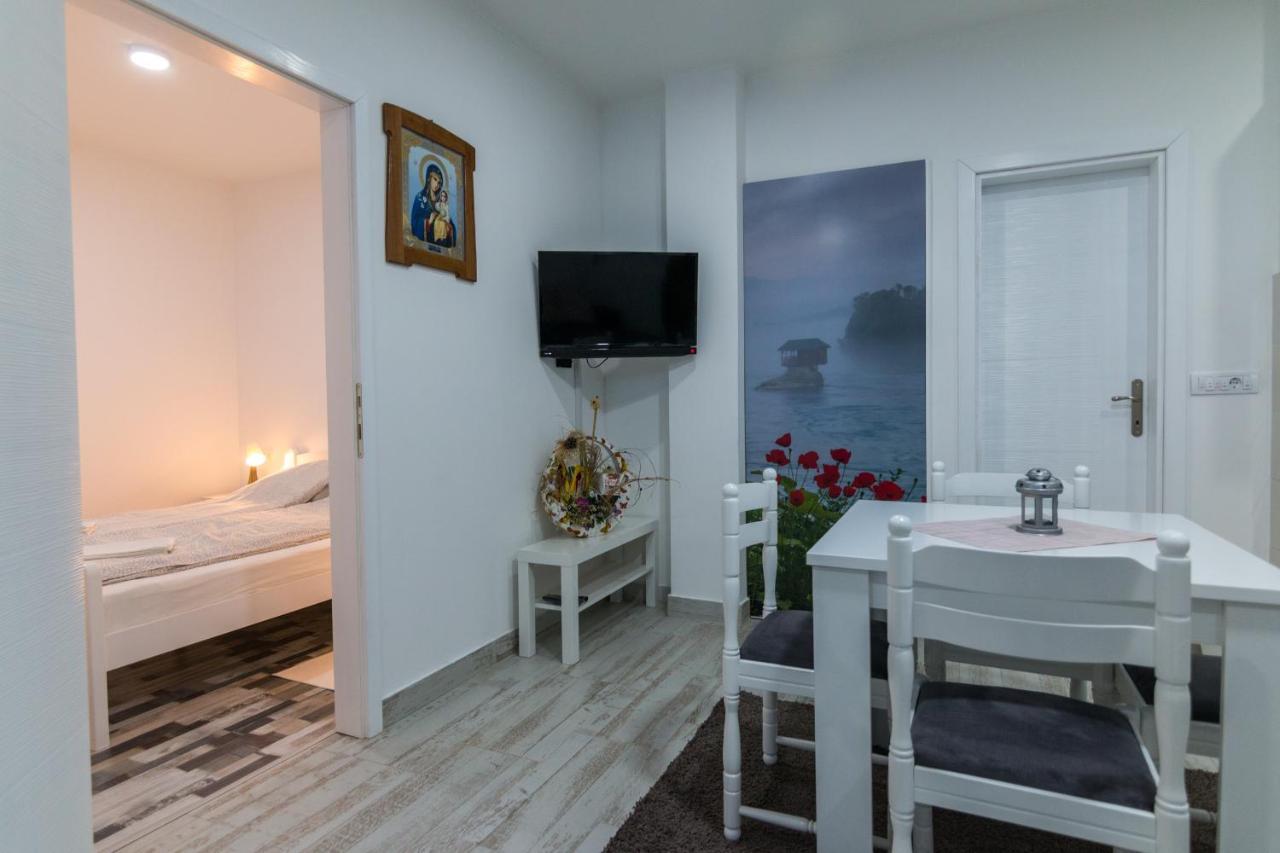 Apartment Bb บายินา บาชตา ภายนอก รูปภาพ