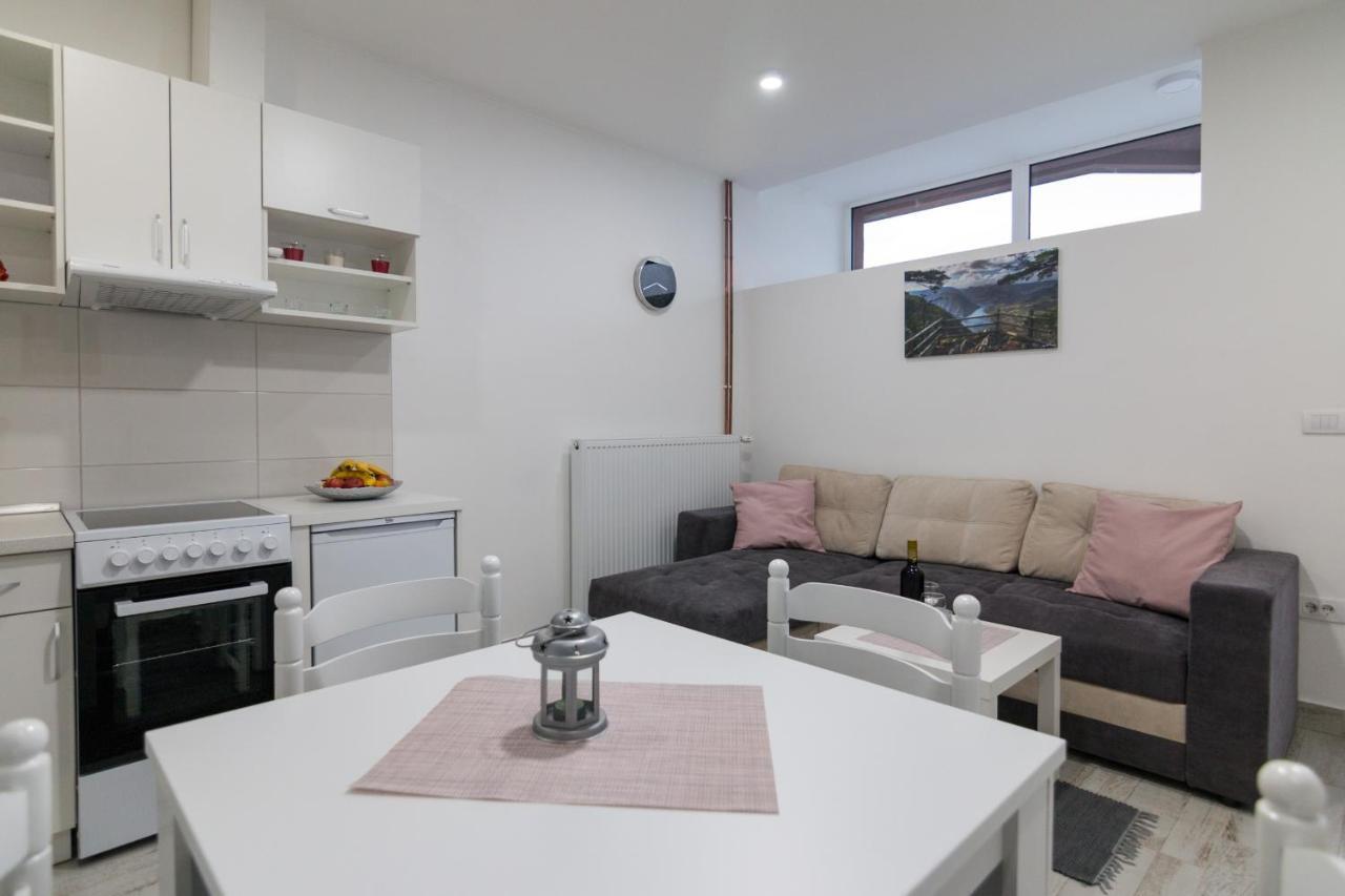 Apartment Bb บายินา บาชตา ภายนอก รูปภาพ