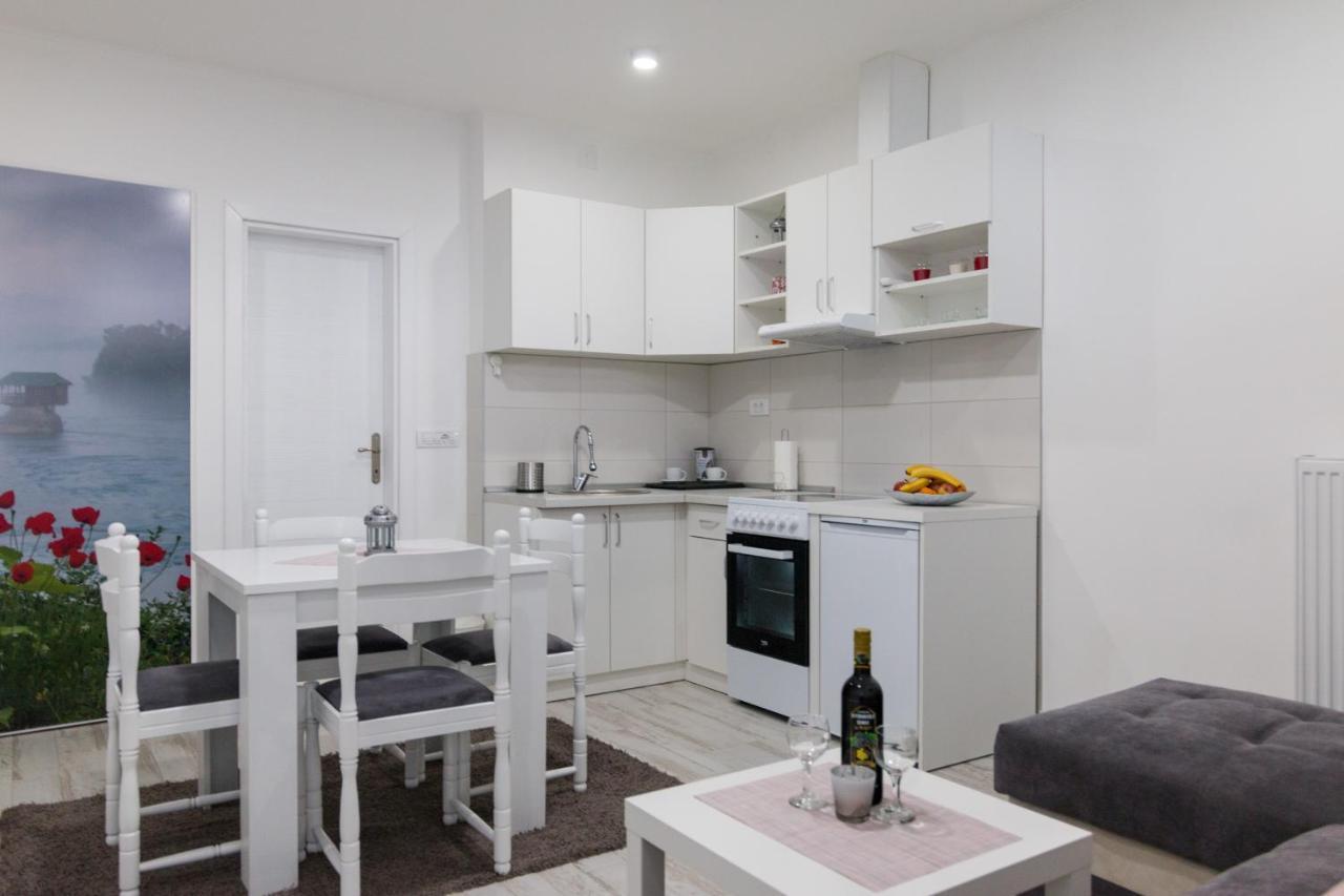 Apartment Bb บายินา บาชตา ภายนอก รูปภาพ