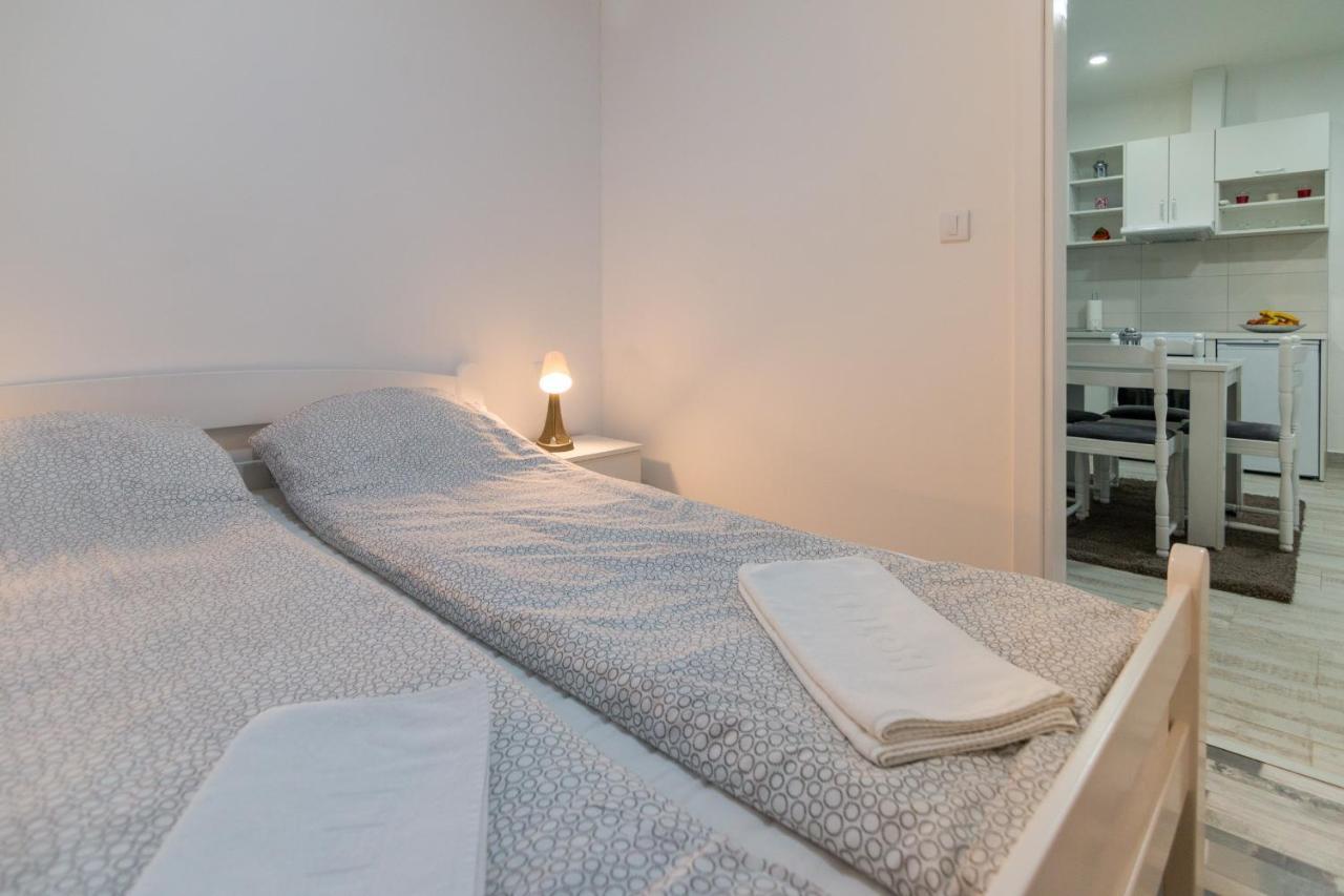 Apartment Bb บายินา บาชตา ภายนอก รูปภาพ